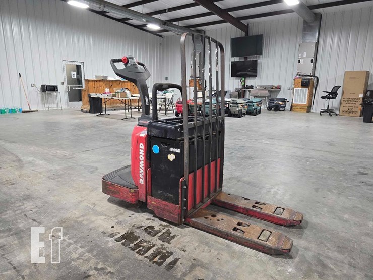 raymond-8400-image-2