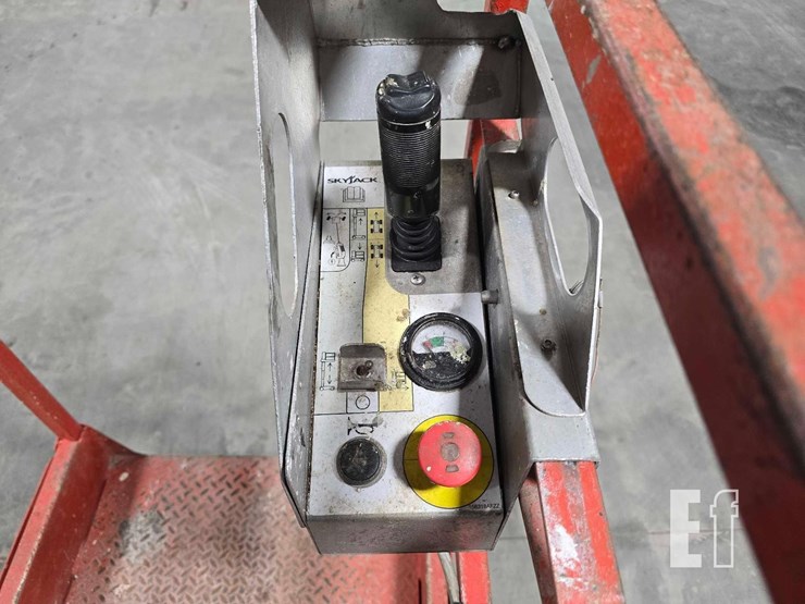 2011-skyjack-sj12-image-9