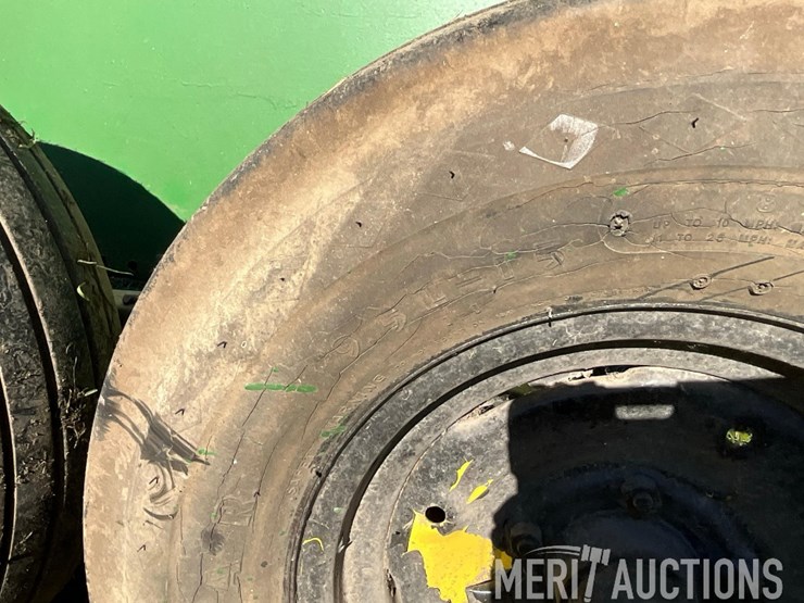 tandem-axle-2-compartment-feed-wagon-image-20