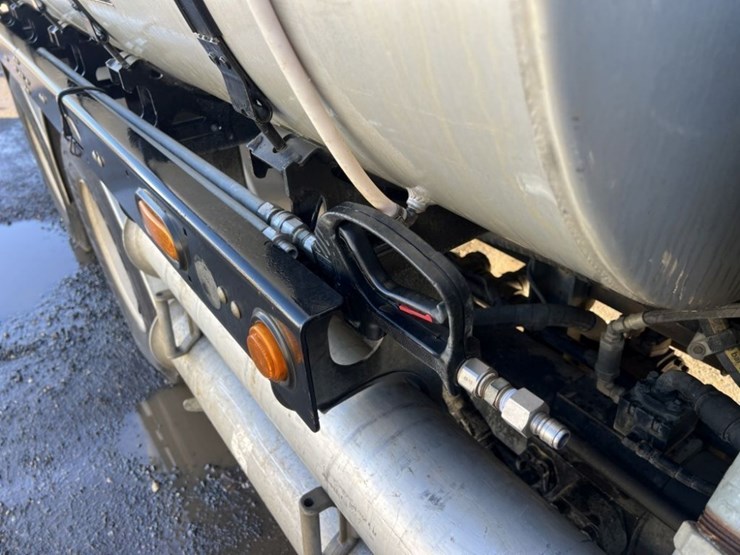 2014-vactor-2100-image-22