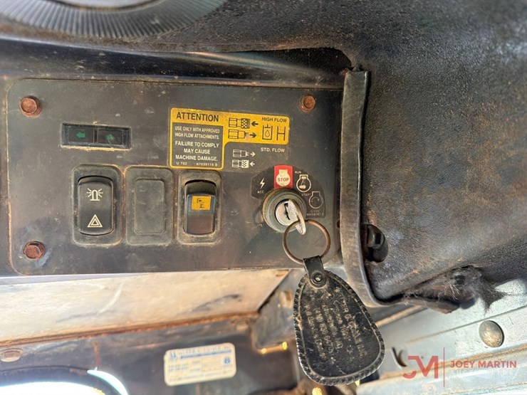 2006-new-holland-c185-image-14