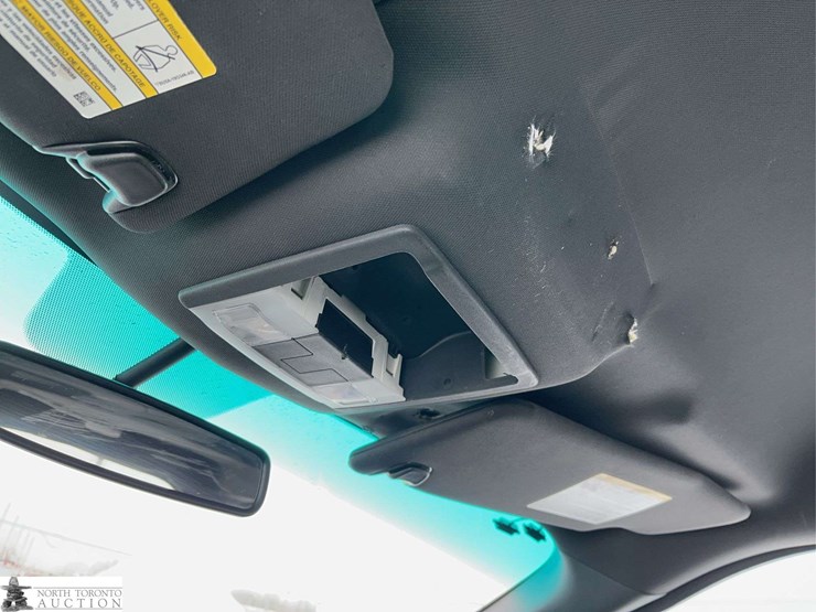 2015-ford-explorer-image-25