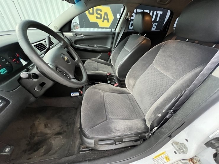 2014-chevrolet-impala-sedan-image-22