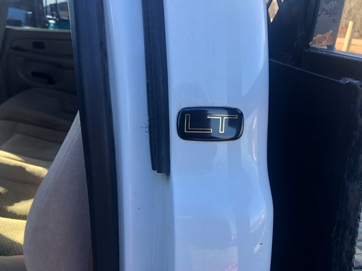 2006-chevrolet-3500-image-15