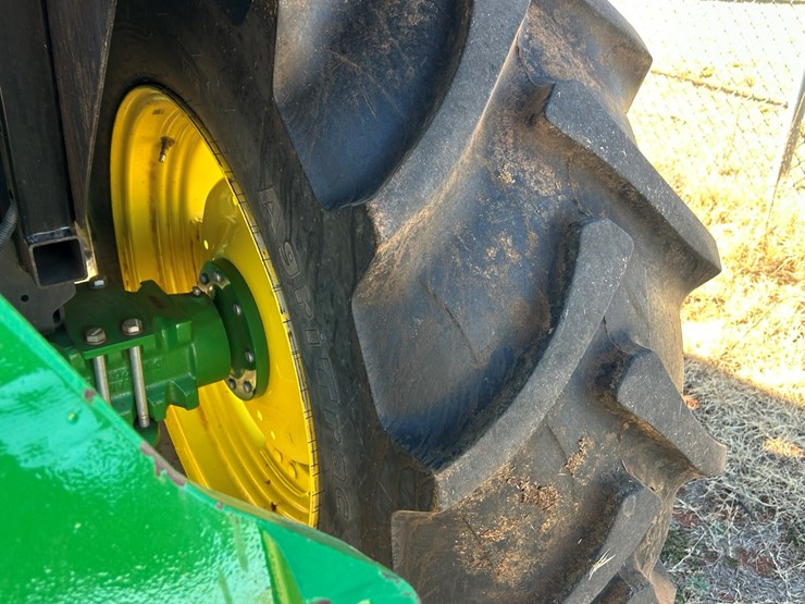 2020-john-deere-5100e-image-8