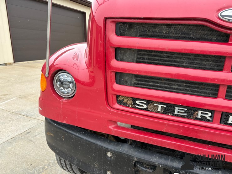 2001-sterling-lt7501-image-19