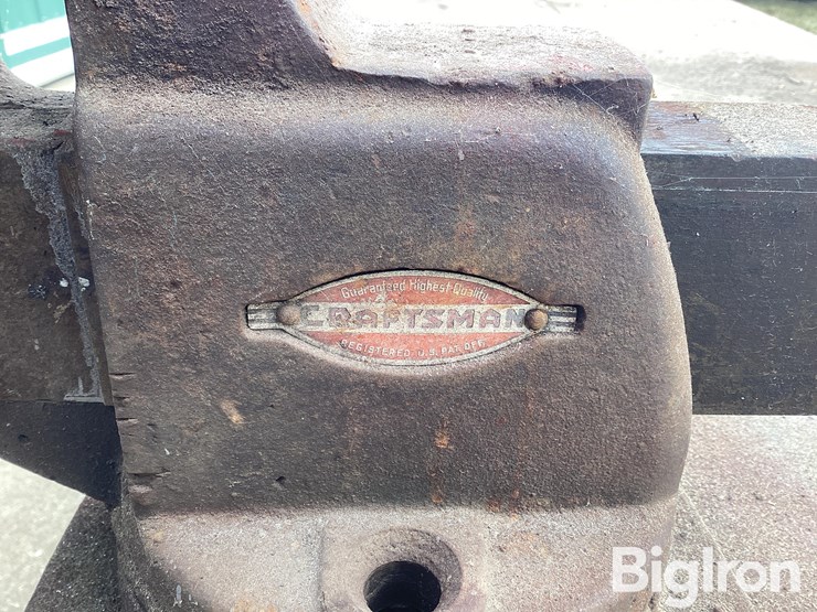 heavy-duty-metal-work-bench-image-10