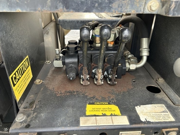 2002-sterling-l7500-image-53