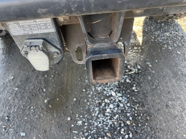 2004-chevrolet-silverado-3500-image-19