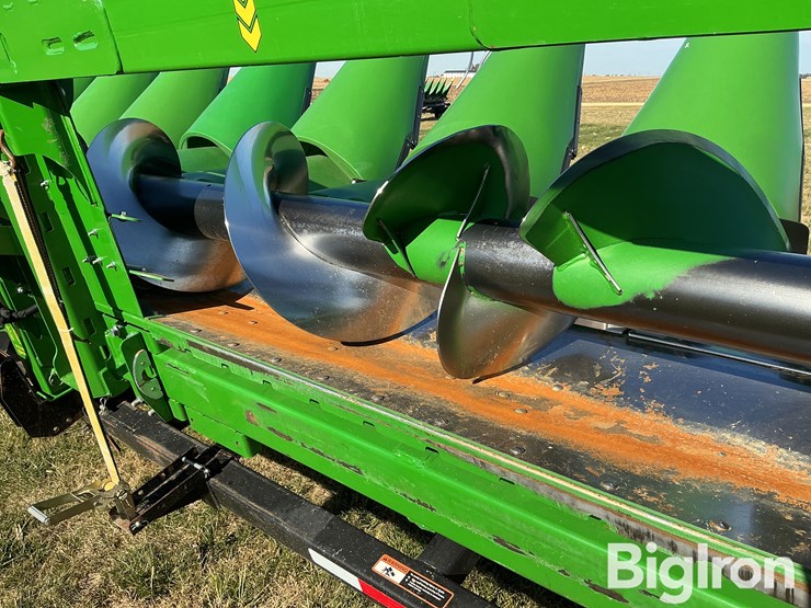 2024-john-deere-c12f-image-17