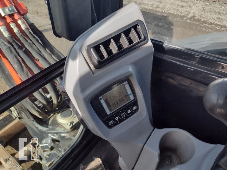 kubota-kx040-4-image-8