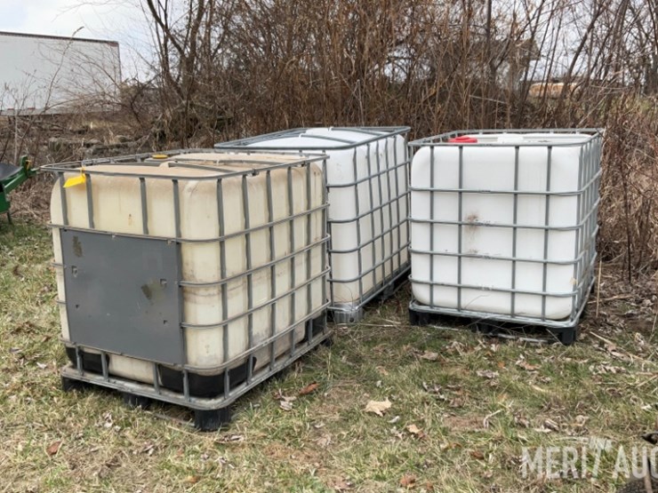 (3)-250-gallon-poly-totes-image-1