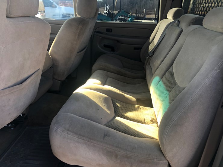 2006-chevrolet-3500-image-14