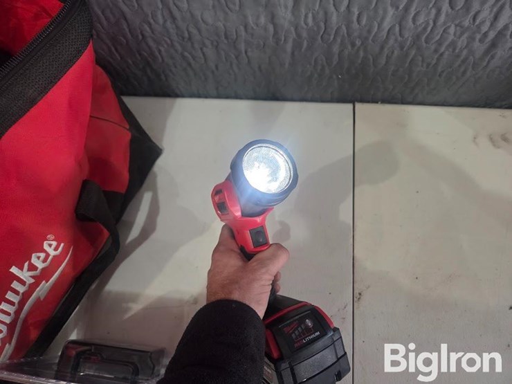 milwaukee-battery-operated-tools-image-12