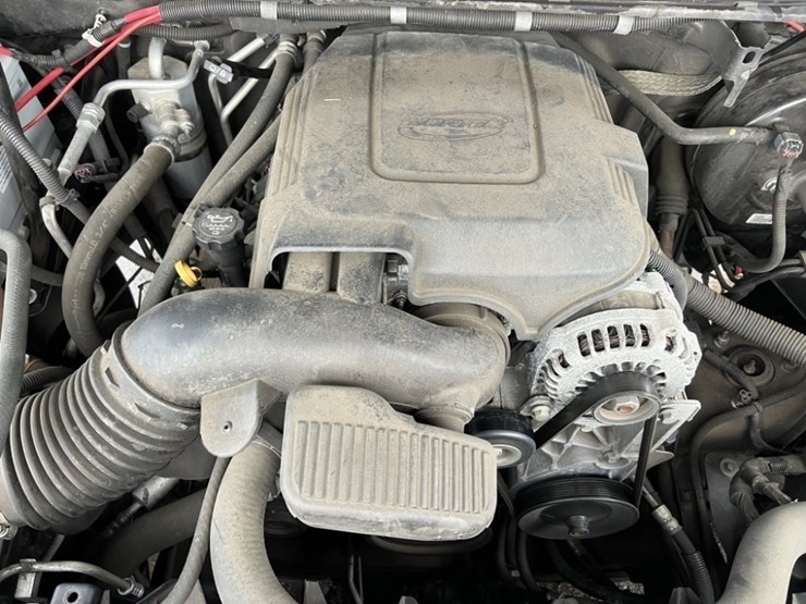 2011-chevrolet-tahoe-image-13