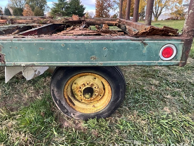 hay-rack-on-john-deere-running-gear-image-25