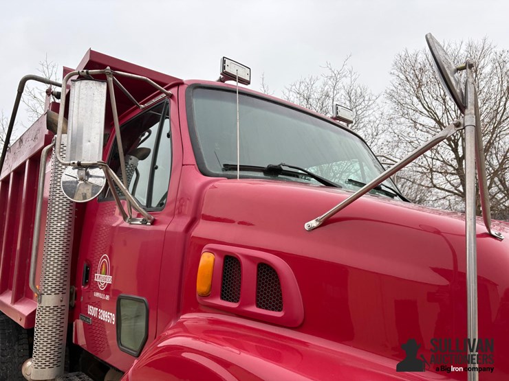 2001-sterling-lt7501-image-16