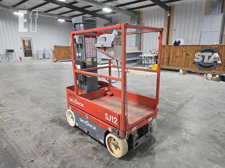 2011-skyjack-sj12-image-4