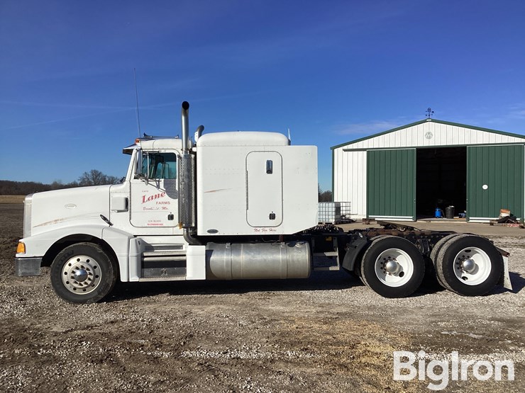 1995-peterbilt-377-image-8