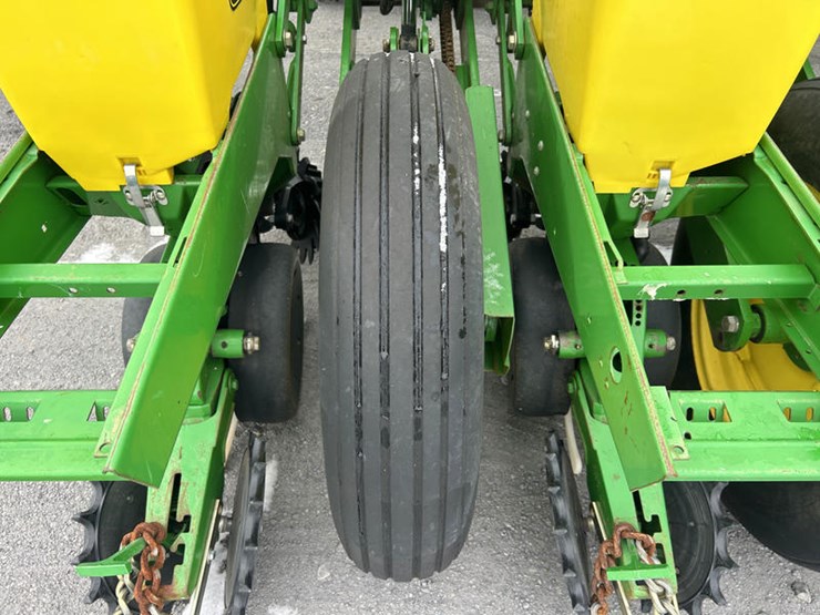 john-deere-1770-image-32