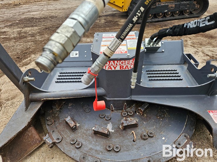 2022-loftness-bad-ax-60ba4-disc-mulcher-skid-steer-attachment-image-14