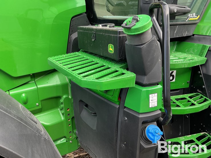2024-john-deere-8r-370-image-12