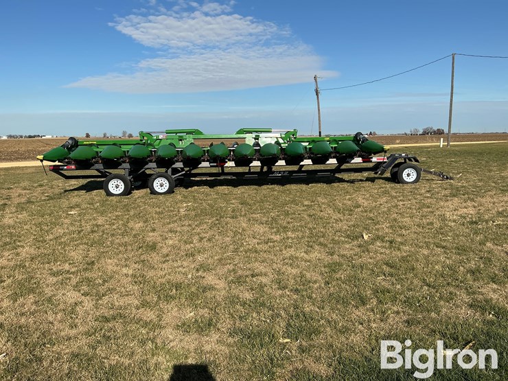 2024-john-deere-c12f-image-2