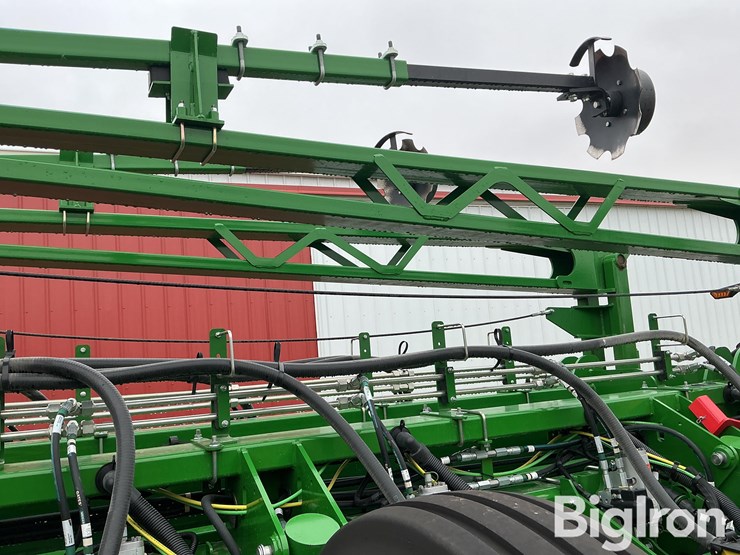 2025-john-deere-1775nt-image-18