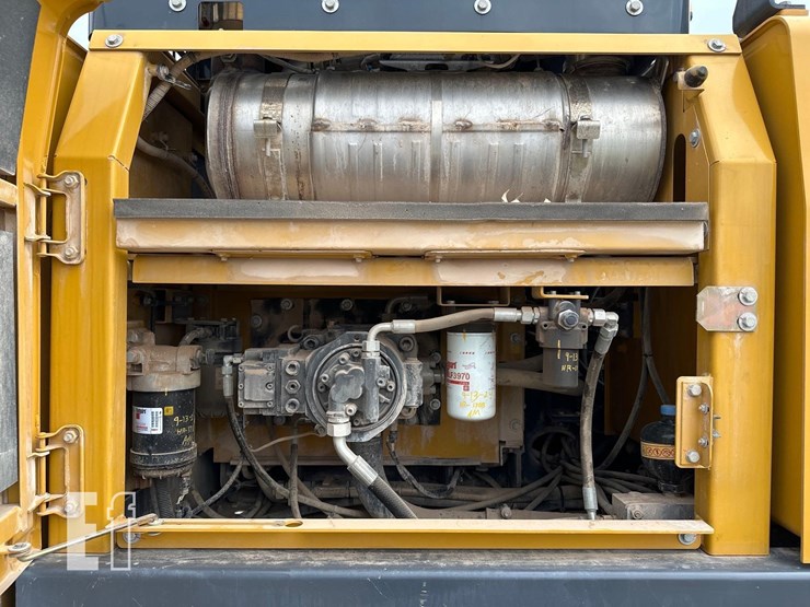 2022-xcmg-xe210u-image-27