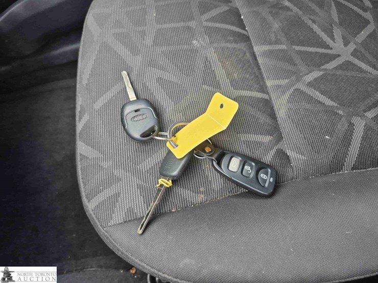 non-operable-2013-ford-fiesta-se-image-14