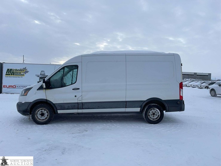 2017-ford-transit-image-2