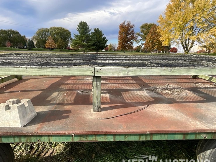 20ft.-hay-rack-with-steel-deck-image-16