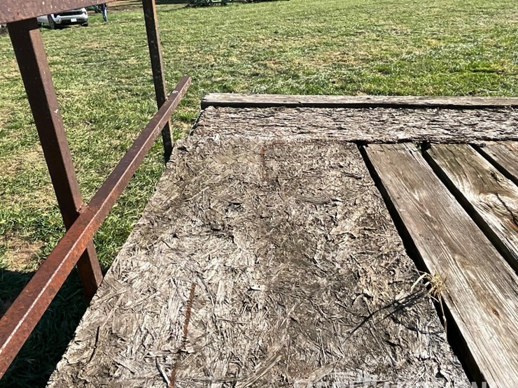 hay-rack-on-running-gear-image-40