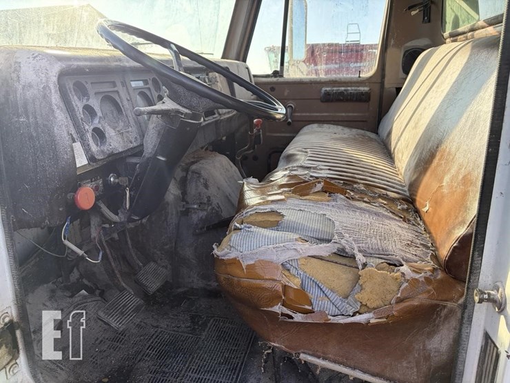 1981-international-s1900-image-7