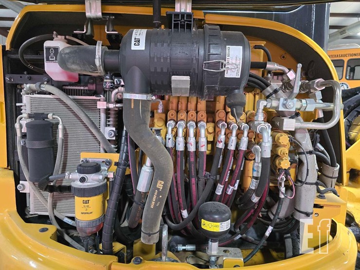 2021-caterpillar-303.5e2-cr-image-28