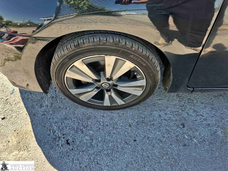 2018-nissan-sentra-sv-4dr-sedan-image-11