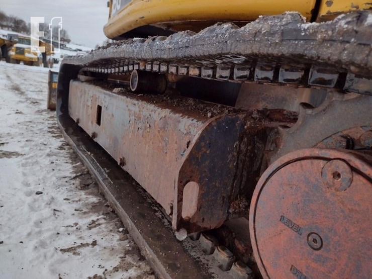 2016-deere-35g-image-29