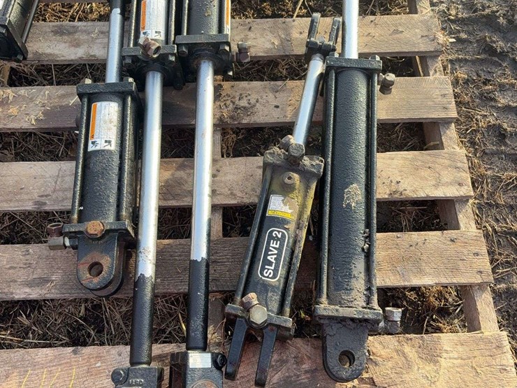 assortment-of-cylinders-various-sized-image-2