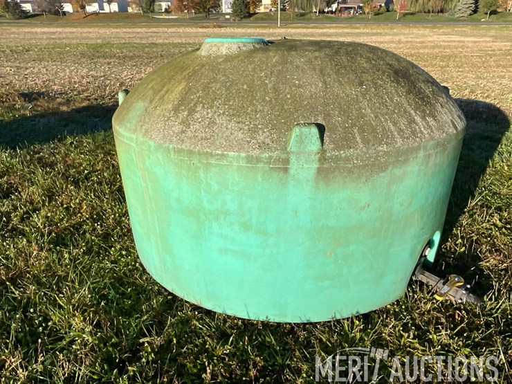 green-1000-gal.-poly-tank-image-8