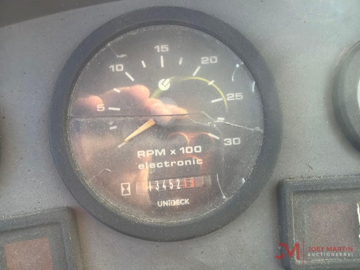 new-holland-555e-image-16