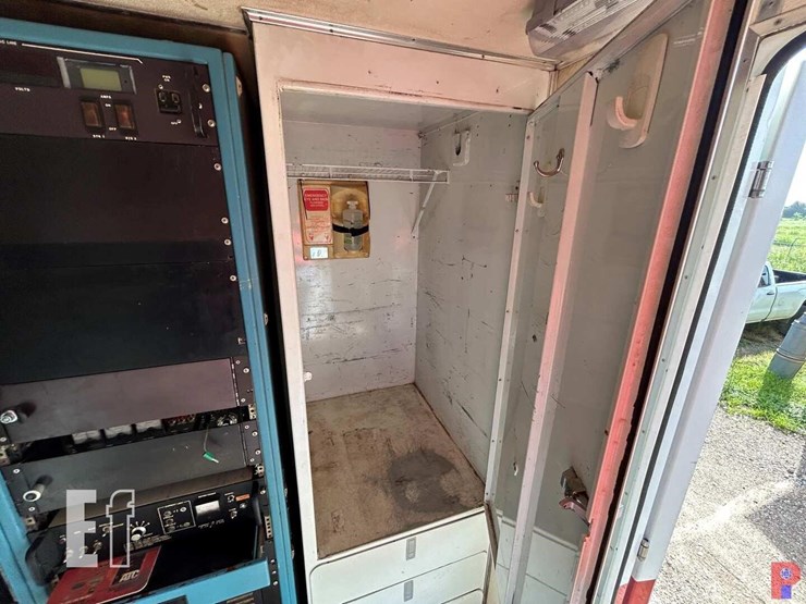 2002-freightliner-argosy-image-14