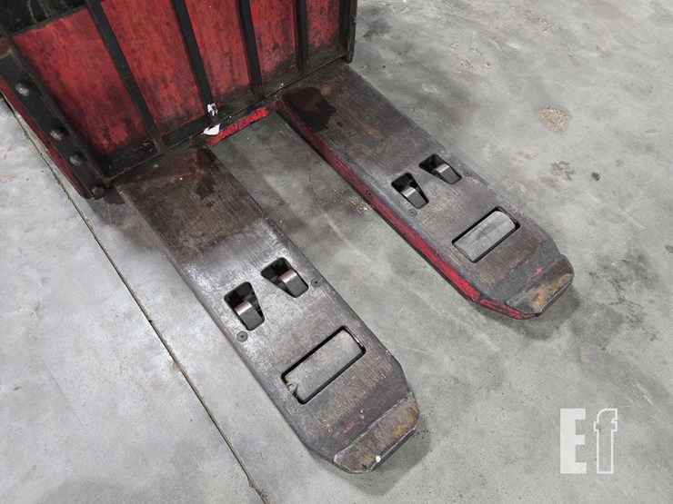 raymond-8400-image-15