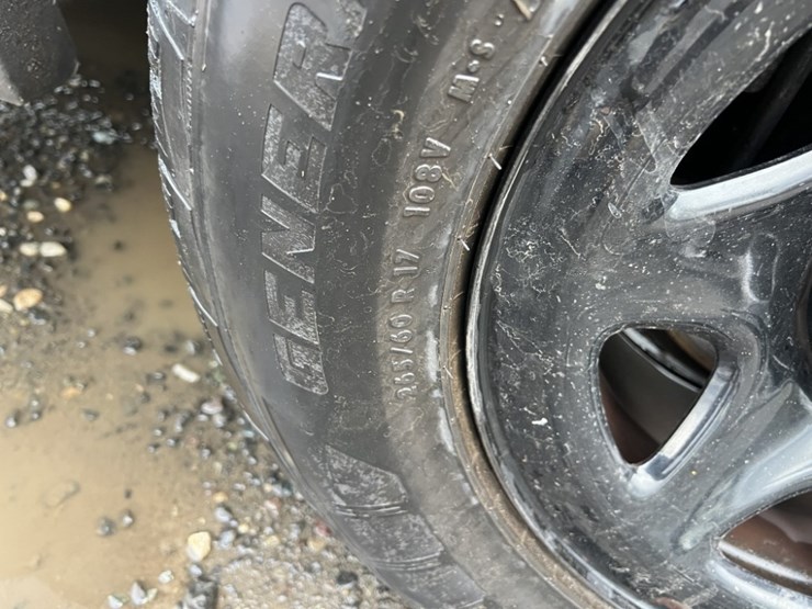 2016-chevrolet-tahoe-image-18