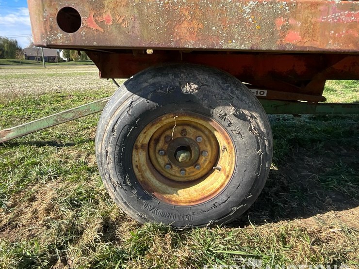 metal-barge-box-on-john-deere-running-gear-image-13