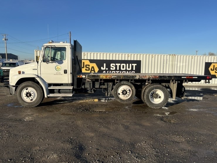 2002-freightliner-fl80-image-7