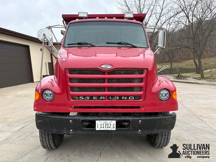 2001-sterling-lt7501-image-2