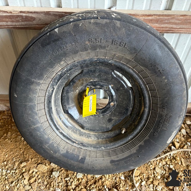 9.5L-15SL Tire On 5 Bolt Rim
