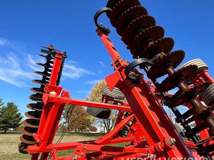 2016-kuhn-krause-8005-excelerator-verticle-tillage-tool-image-14