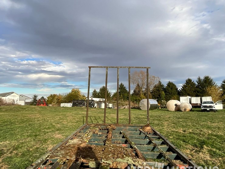 hay-rack-on-john-deere-running-gear-image-9