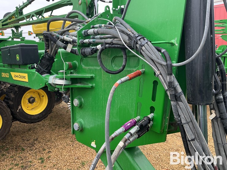 2025-john-deere-db60-image-10